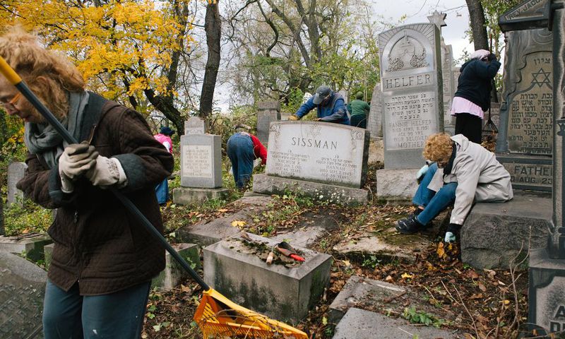 Pittsburgh Marks a Massacre's Anniversary With Prayers and Projects