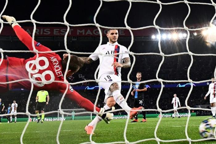 Mauro Icardi converts the only goal of the game in PSG's win over Club Brugge