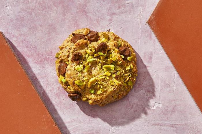Pistachio-Chocolate Chip Protein Cookies