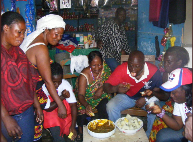 Nana Addo eating ampesie