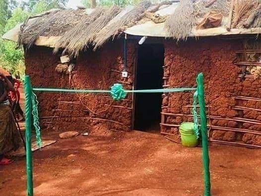 Politician reportedly commissions mud house he has built for poor widow