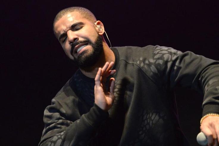 Here's Why Drake Got Booed at a Music Festival
