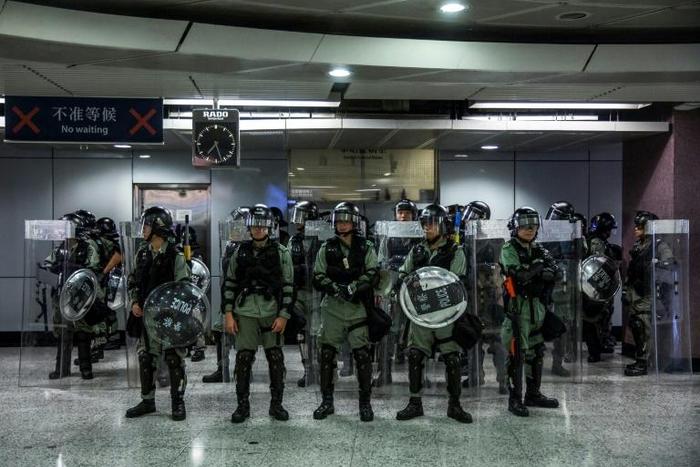 Hong Kong police have denied accusations of double standards in their treatment of pro-democracy protestors and their pro-China opponents