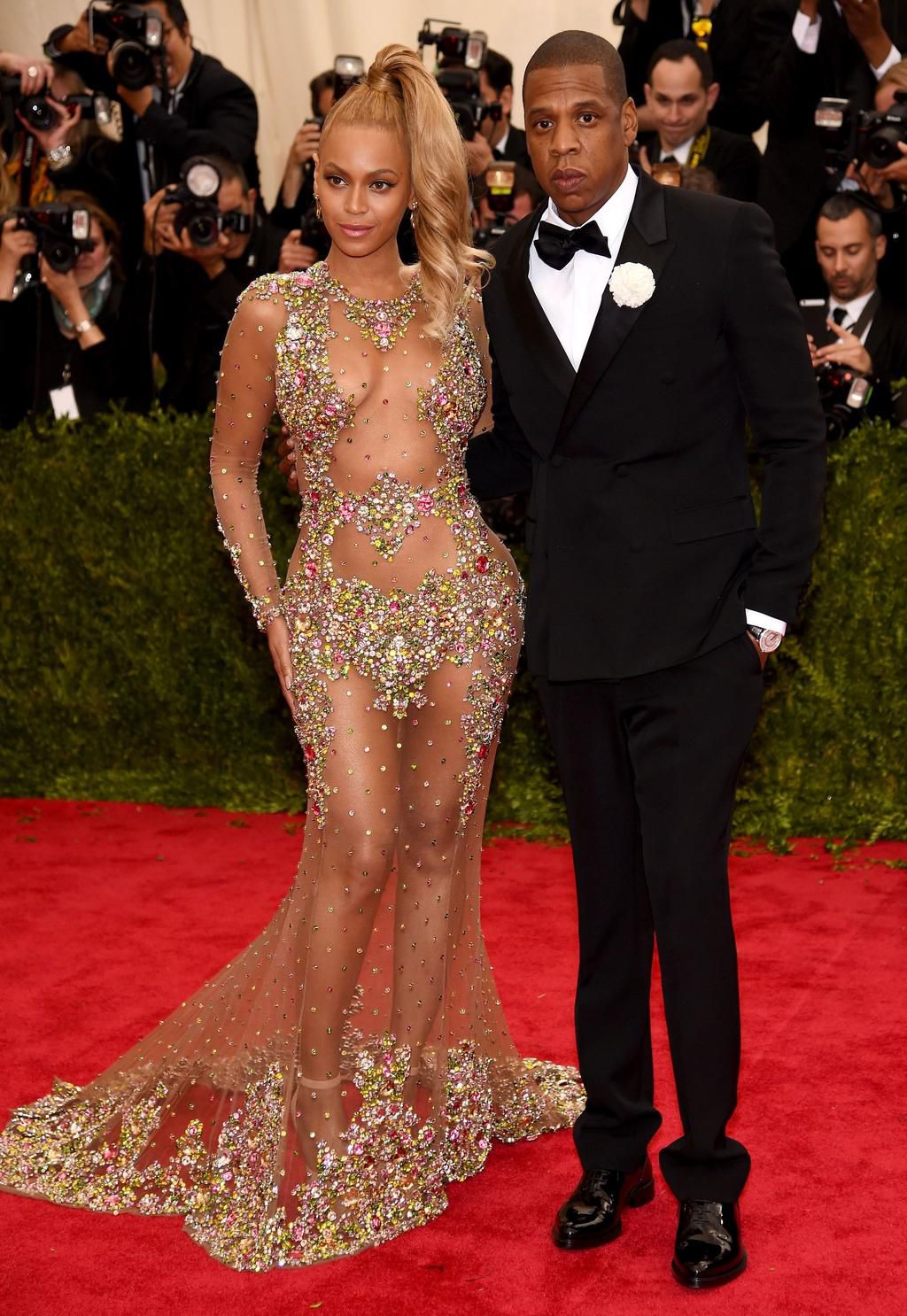 36 Celebs Who Stayed With Their Cheating Partners