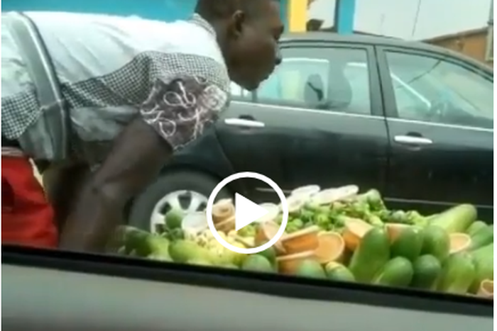 Video captures fruit vendor making incantations and spitting on the fruits for quick sale
