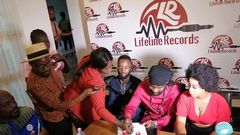 Abochi, Dede Supa ink 5-year record deal with LifeLine Records 1