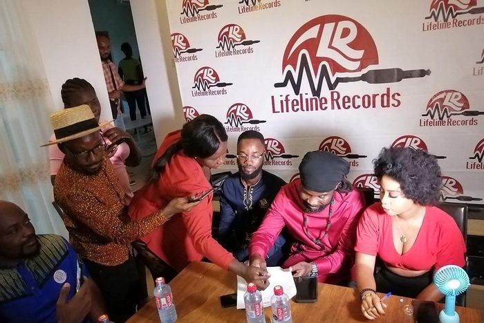 Abochi, Dede Supa ink 5-year record deal with LifeLine Records 1