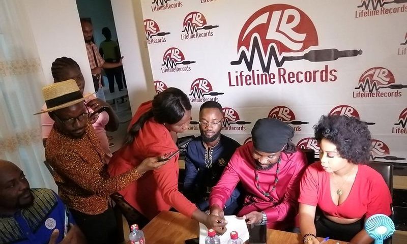 Abochi, Dede Supa ink 5-year record deal with LifeLine Records 1
