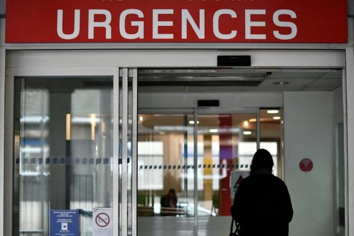 Around a dozen people were also in serious condition after suspected food poisoning lead to five deaths at a retirement home near Toulouse, southern France