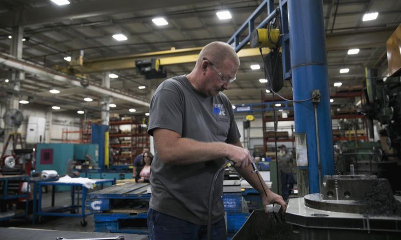 Democrats' Debate Is Set for Ohio, Where Strength of Economy Is Debatable