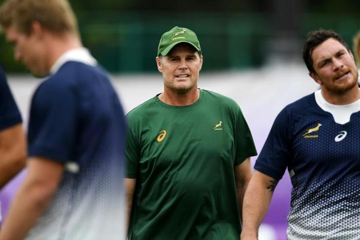 South Africa's head coach Rassie Erasmus (C) supervises training session at the Arcs Urayasu Park in Urayasu, Chiba Prefecture on September 16