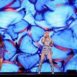 US Grammy award-winning star Taylor Swift performed at a ceremony to mark the beginning of this year's Singles' Day