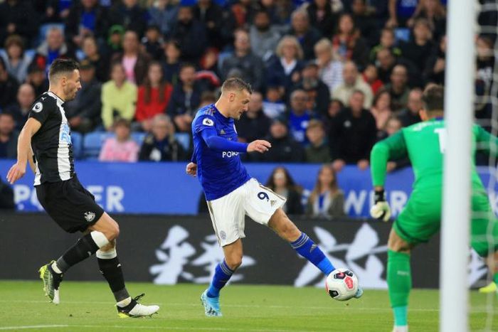 Leicester striker Jamie Vardy inspired the rout of hapless Newcastle