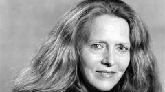 Linda Gregg, Poet of Taut, Vivid Verse, Is Dead at 76