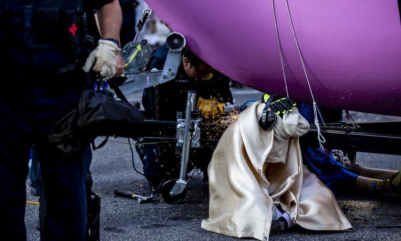 Climate Protesters Snarl Traffic but Washington Still Goes to Work