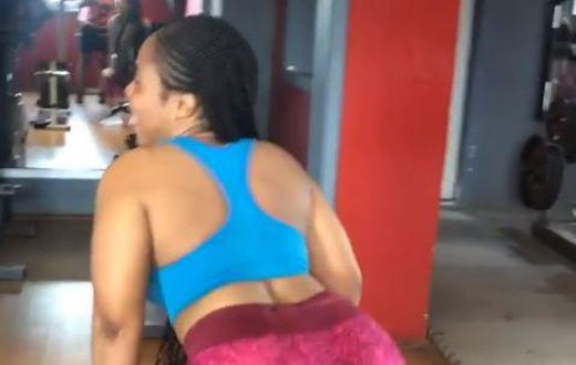 Kisa Gbekle twerks inside a gym