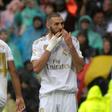 Karim Benzema (R) scored twice as Real Madrid beat Levante 3-2 in La Liga on Saturday