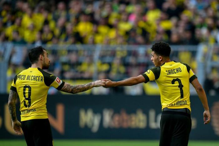 Pace Alcacer fired Dortmund back to the Bundesliga summit