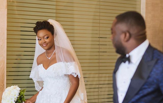 These wedding photos of a Jackie Appiah look alike are going viral