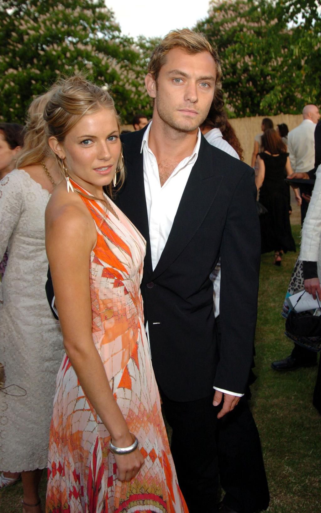 36 Celebs Who Stayed With Their Cheating Partners