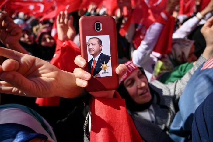 No one expects a major defeat for Erdogan's AKP. But with Turkey's economy in recession and inflation in double digits, the ruling party faces a tough battle to capture key cities like Istanbul and the capital Ankara