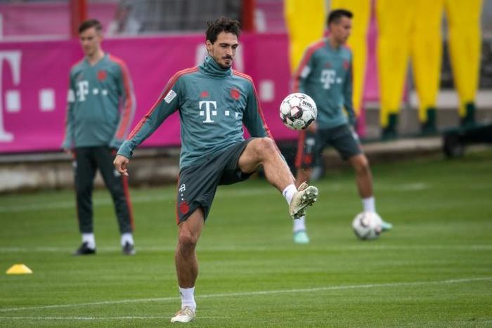 Bayern Munich defender Mats Hummels has warned his side not to underestimate their German Cup opponents FC Heidenheim