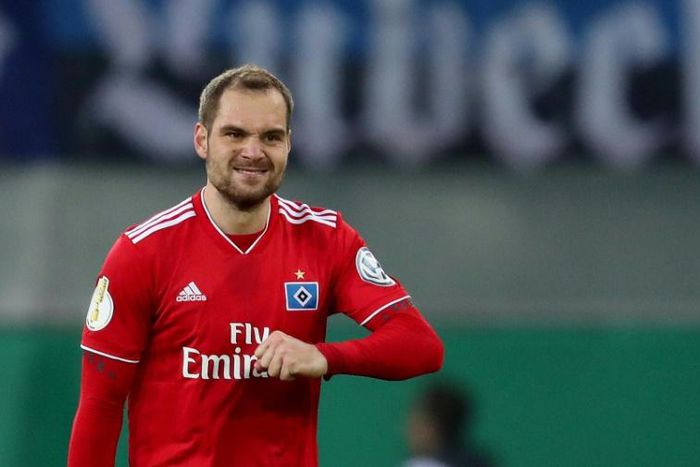 Hamburg reached the semi-finals of the German Cup thanks to goals from Pierre-Michel Lasogga
