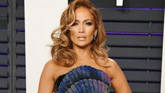 OMG, This New Pic of J.Lo's Abs Is Incredible