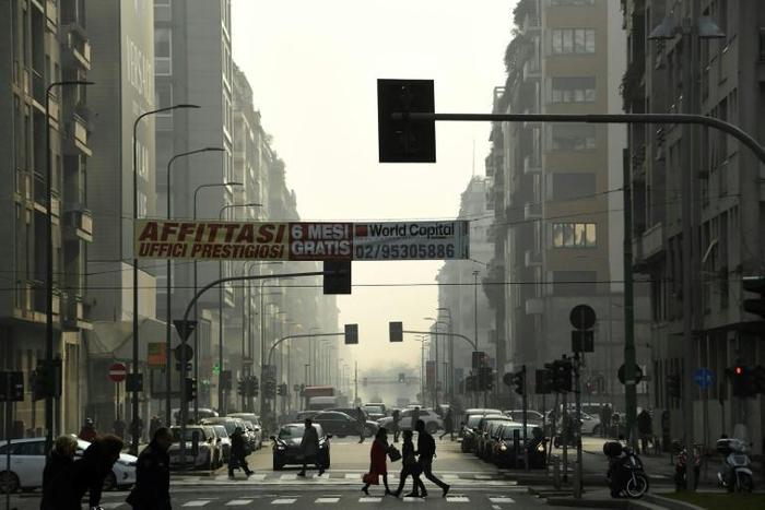 Set against the mountains, far from the ocean and cleansing sea breezes, Italy's major northern city and the Po Valley are at a disadvantage, climate wise