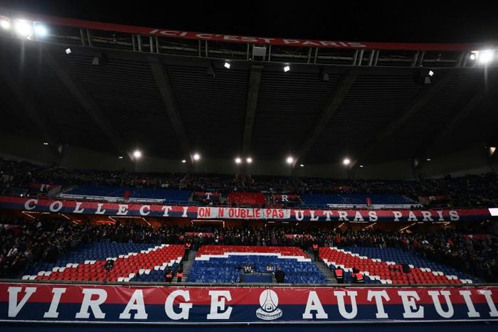 Empty seats and angry banners greeted PSG players at kick-off during Sunday's game with hated rivals Marseille