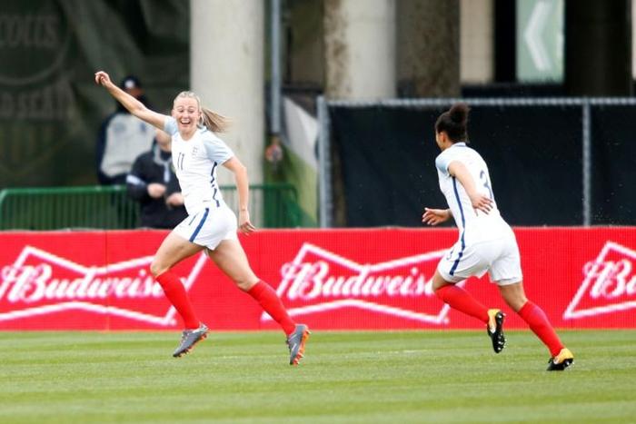 Toni Duggan is behind England coach Phil Neville despite a recent poor run of results