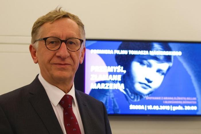 New York-based Polish filmmaker Tomasz Magierski made a documentary film about wartime Jewish teen diarist Renia Spiegel, who was shot, and her sister Elizabeth Bellak, who survived the war