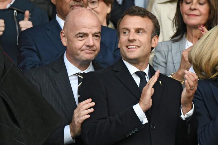 Fifa president Gianni Infantino has promised to help French president Emmanuel Macron raise funds to tackle pandemics