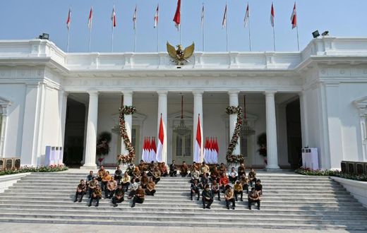 Indonesian President Joko Widodo introduced his new cabinet on the palace steps