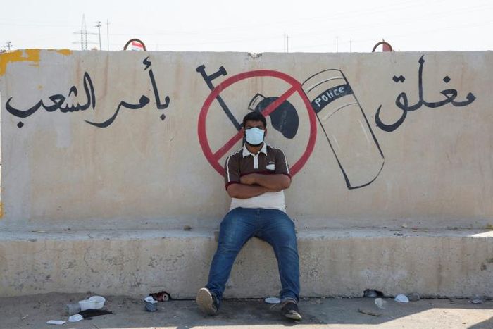 "Closed by order of the people": Iraqi protesters have blocked the highway leading to a key port near Basra