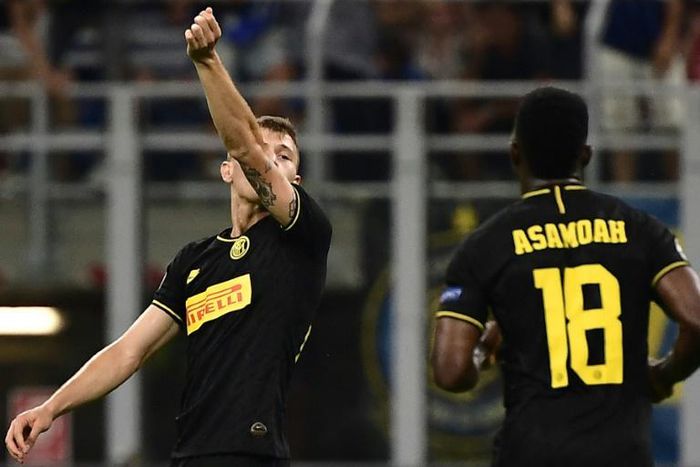 Nicolo Barella (L) rescued a point for Inter at home to outsiders Slavia Prague in their Champions League opener