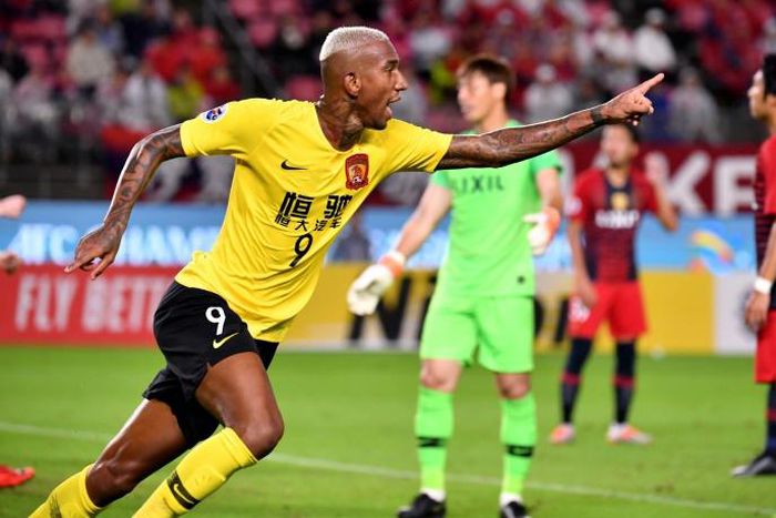 Talisca celebrates his crucial away goal that took Guangzhou Evergrande into the semi-finals