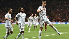 Kroos (R) returns from injury for Germany