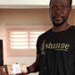Bennet Aboagye handing over GH¢20,000 to Lawal