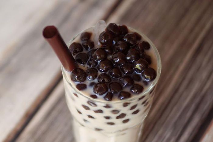 Dr. Pimple Popper Squeezes 'Boba' From Eyebrow