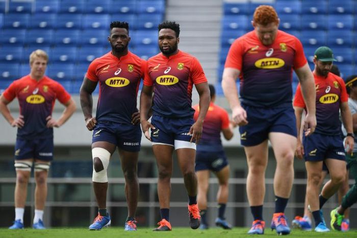South Africa's Pieter-Steph du Toit (L), captain Siya Kolisi (2nd L), Lukhanyo Am (C), Steven Kitshoff (2nd R) and Willie Le Roux (R) take part in a training session a day before their friendly rugby match against Japan, at the Kumagaya Rugby Stadium i...