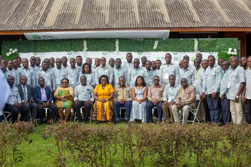 Cocobod Chief poses with Managers and Senior Officials of Olam Cocoa