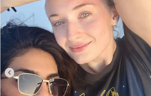 Sophie Turner Posts No-Makeup Instagram Selfie