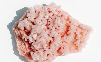 What Draws Hundreds to This Lake Bed? Spellbinding Crystals