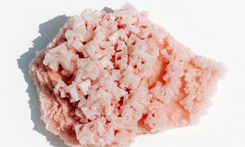 What Draws Hundreds to This Lake Bed? Spellbinding Crystals