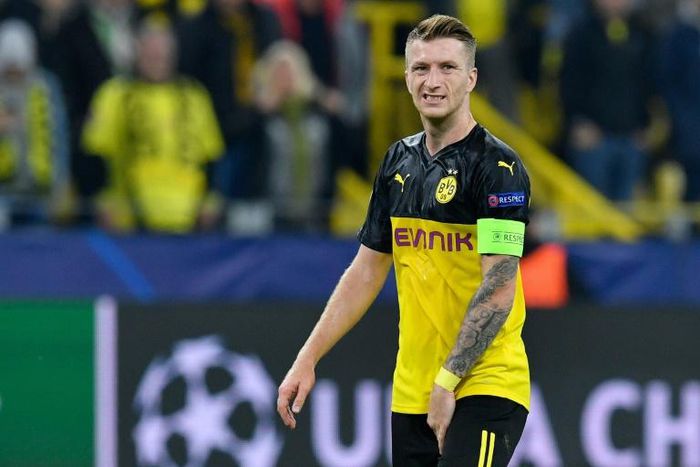 Borussia Dortmund bosses have given their support to under-fire club captain Marco Reus.