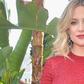 Kate Hudson Looks Red Hot!