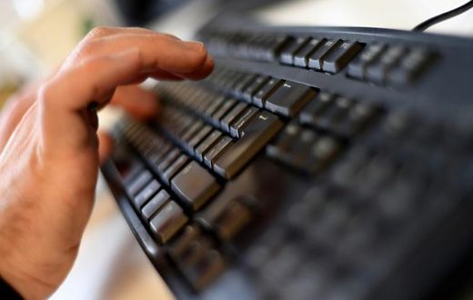 People are increasingly turning to strangers on social network Reddit to diagnose their sexually transmitted diseases, according to a new study published in a US journal that called the phenomenon "crowd-diagnosis"