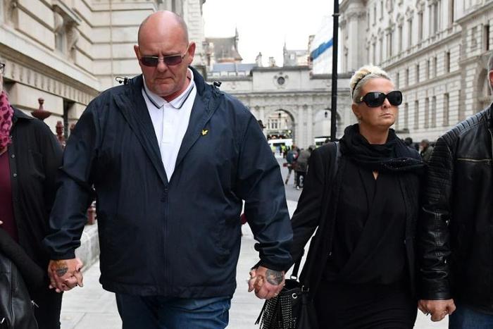 Charlotte Charles (R) and Tim Dunn have asked the US to extradite to Britain the American suspected of killing their son in a road accident in England