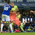 Algeria midfielder Riyad Mahrez (C) bends a free-kick to give Manchester City a 2-1 lead at Everton